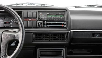 volkswagen golf radio