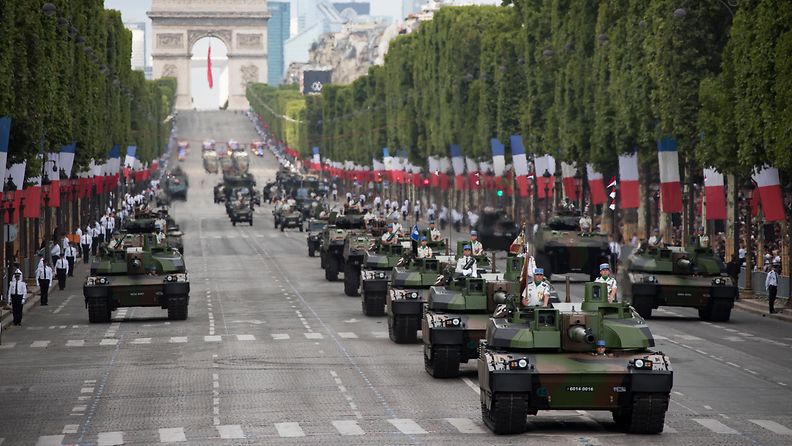 EPA Pariisi sotilasparaati kesällä 2017