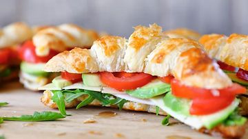 Croissant Club Sandwichit