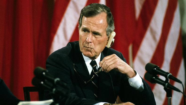 AOP George Bush presidenttinä vuonna 1990