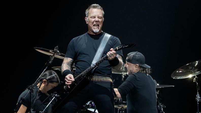 Metallica Hartwall Arena 9.5.2018 James Hetfield, Robert Trujillo, Lars Ulrich