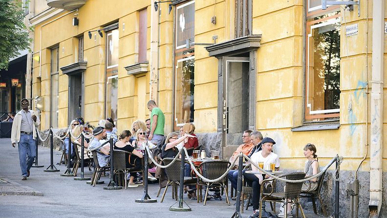 LK ravintola iltakoulu romani syrjintä kohu