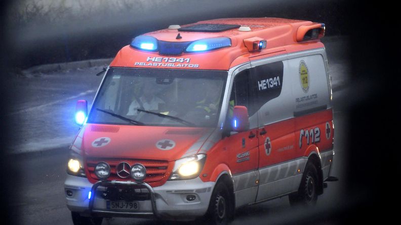 ambulanssi LEHTIKUVA