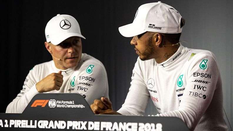 Valtteri Bottas ja Lewis Hamilton pressi 23.6. 2018