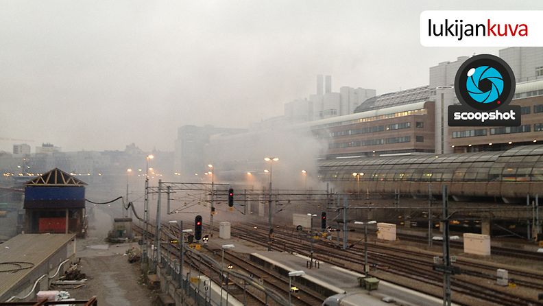 Tukholman rautatieaseman ympäristöön levisi sankkaa savua tulipalon seurauksena.