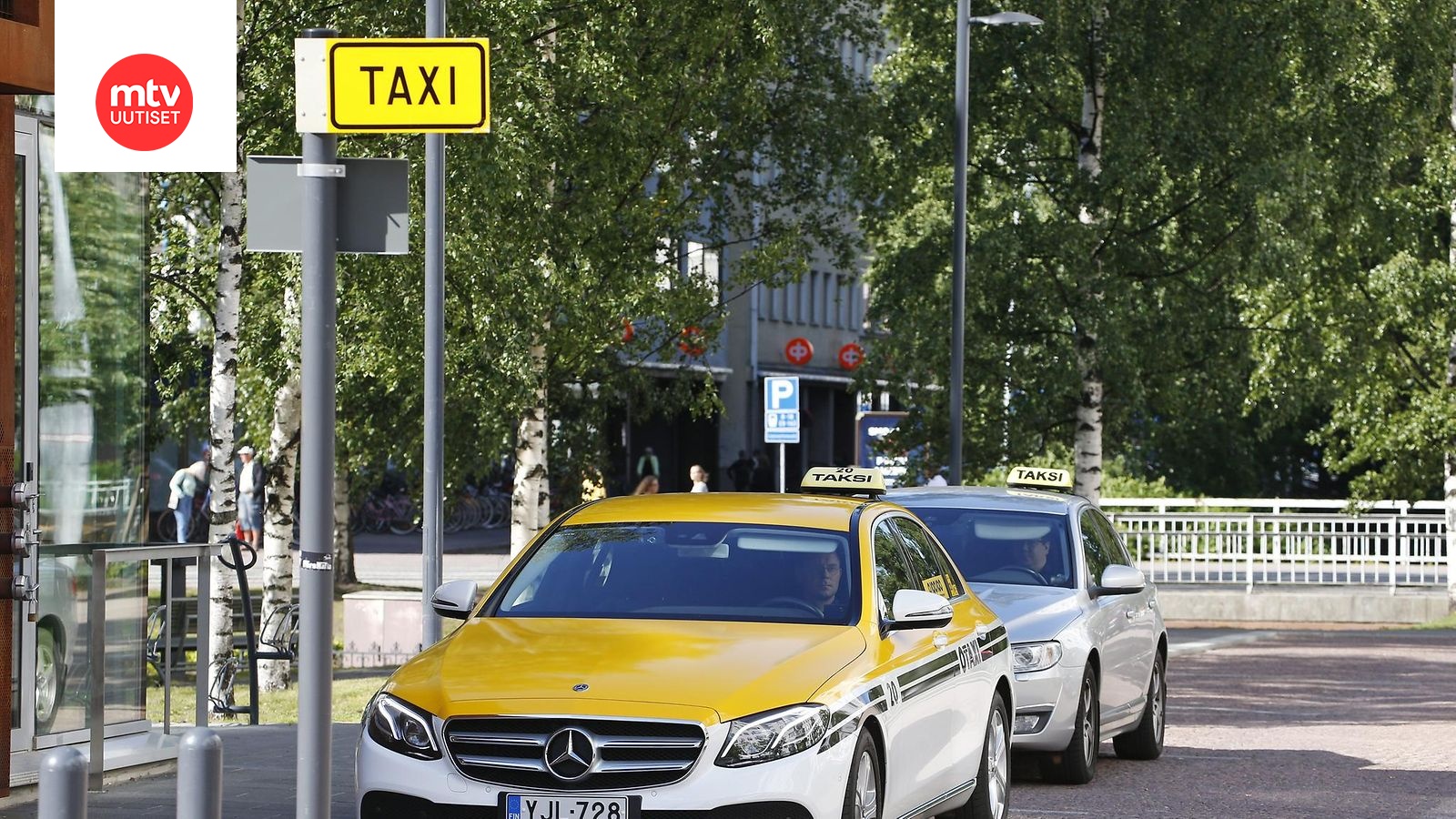 Uusi taksilaki tuo kuluttajalle valinnanvaraa, mutta vertailu voi käydä  työlääksi – 