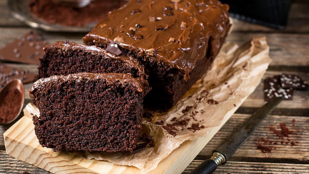 Voiko enää helpompaa olla? Suussa sulava suklaakakku valmistuu mikrossa  alta aikayksikön – tätä on pakko kokeilla! - Leivontanurkka 