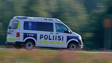 Uusi Poliisi kuvitus AOP (3)