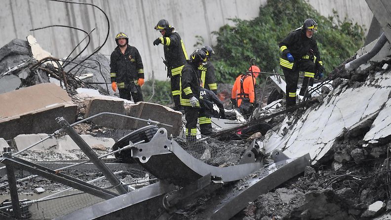 EPA silta romahti Italiassa, pelastustyöt
