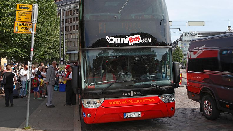 AOP, Onnibus, bussi, matkustajat