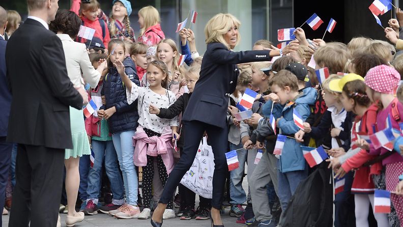 Lapset ja Macron