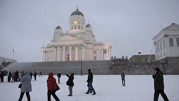 Turistit saivat tänään mitä varmasti suuri osa tulikin Suomesta hakemaan: Talvista tunnelmaa!