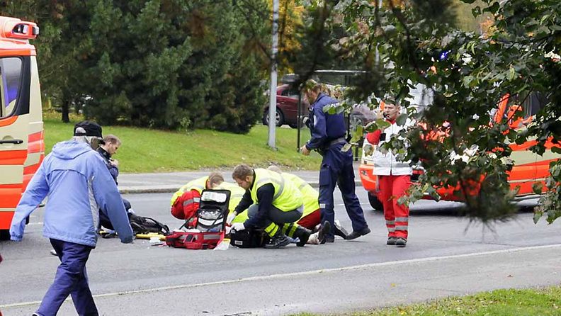 Auton alle jäänyt nainen loukkaantui vakavasti Tampereella