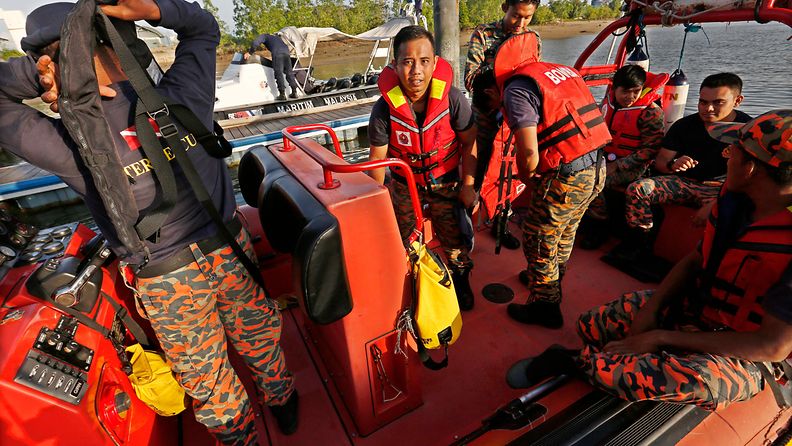 EPA, Malesia, pelastustyöntekijä, vene, palomies