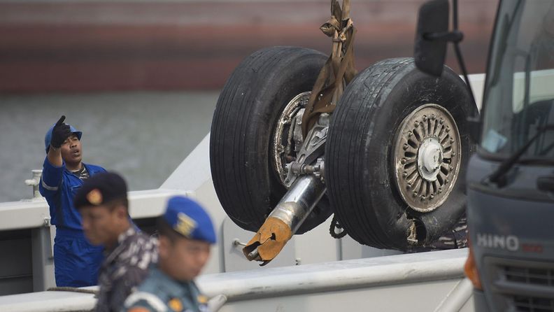 Lehtikuva Indonesia lentoturma Lion Air romua