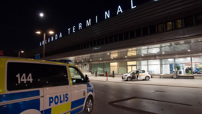 AOP Ruotsi Tukholma poliisi Arlanda lentokenttä turisti matkustus 