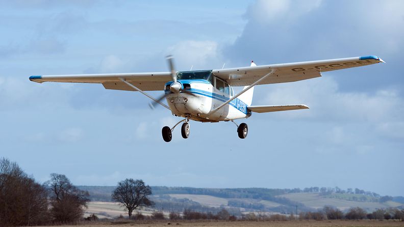 AOP, Cessna, 206, pienlentokone, lentokone