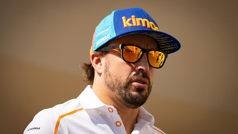 Fernando Alonso aurinkolasit abu