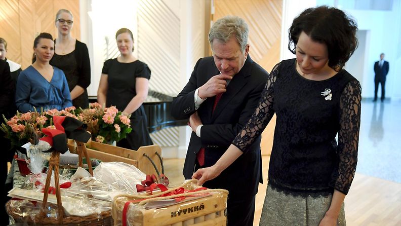 Sauli Niinistö ja Jenni Haukio vastaanottavat perinteisen joulutervehdyksen 19.12.2018 (2)