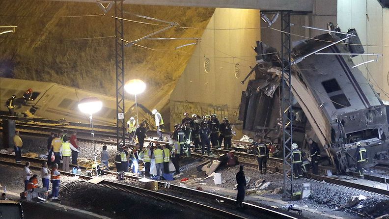 Lähes 80 kuollut junaturmassa Pohjois-Espanjassa.