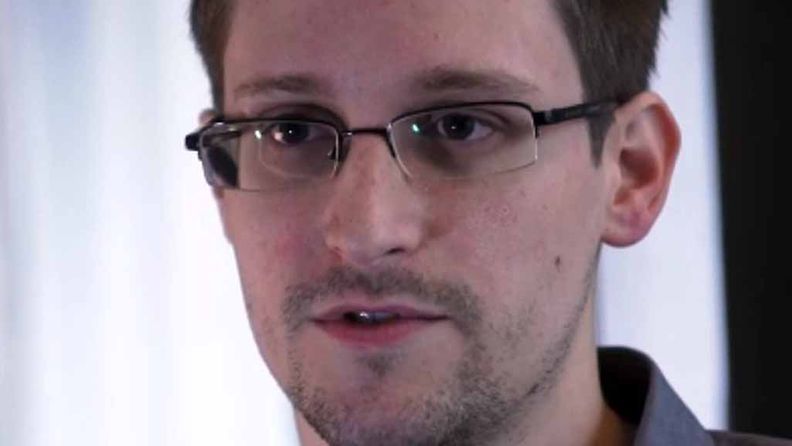 Edward Snowden, kuvakaappaus Guardianin sivuilta.
