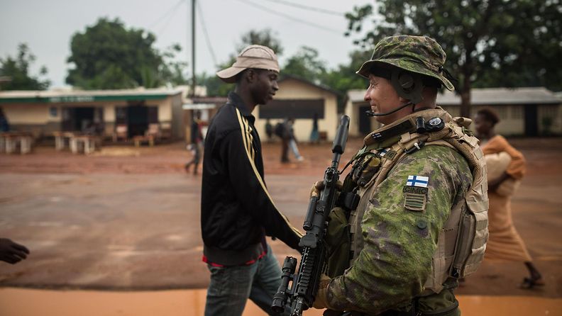 Everstiluutnantti Kalle Seppälä viidennen kaupunginoasn rajalla Banguissa, Keski-Afrikan Tasavallassa 13. elokuuta 2014.