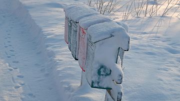 AOP postilaatikko lumi talvi posti