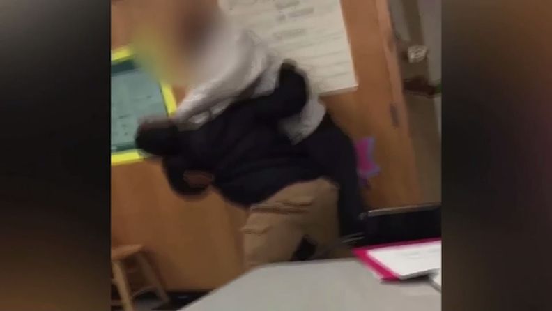 Oppilas hyökkäsi opettajan kimppuun USA:ssa