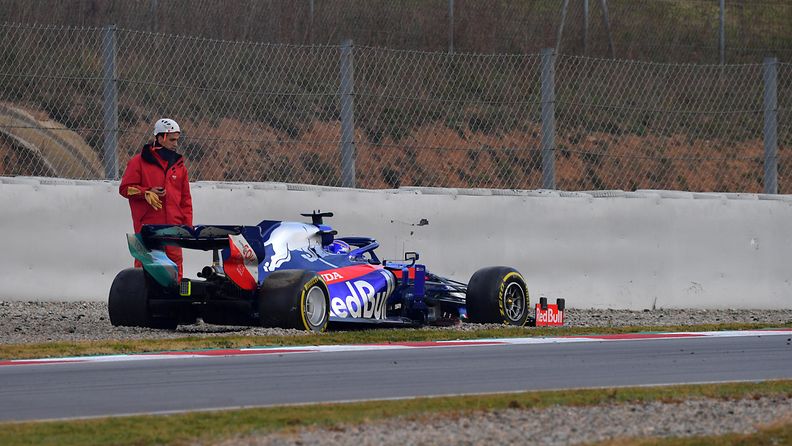 Alexander Albon Toro Rosso ulos