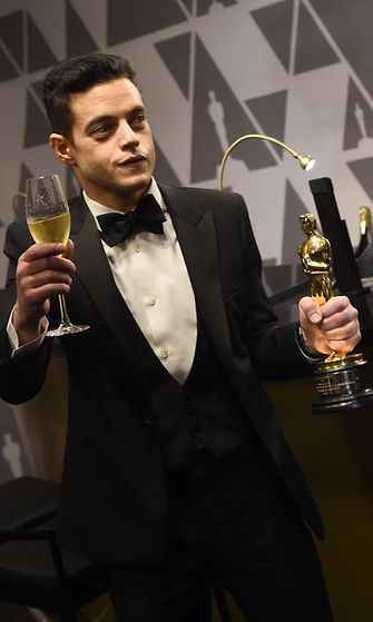 Rami Malek ruiskutteli samppanjaa Oscar-gaala 25.2.2019 6