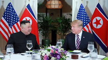 EPA Trump ja Kim Hanoissa