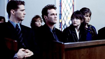 Beverly Hills 90210 vuonna 1994: Dylanin isän hautajaiset (Jason Priestley, Luke Perry, Shannen Doherty)