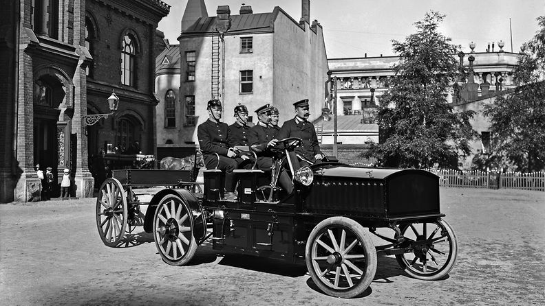helsingin kaupunginmuseo signe brander sähköauto paloauto 1909