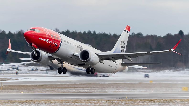 AOP Norwegian Boeing 737 Max 8
