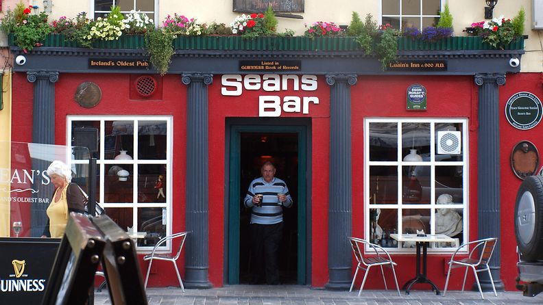 AOP Irlanti athlone Sean's pub