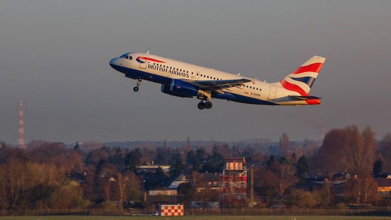 British Airwaysin kone Düsseldorfin kentällä 2018