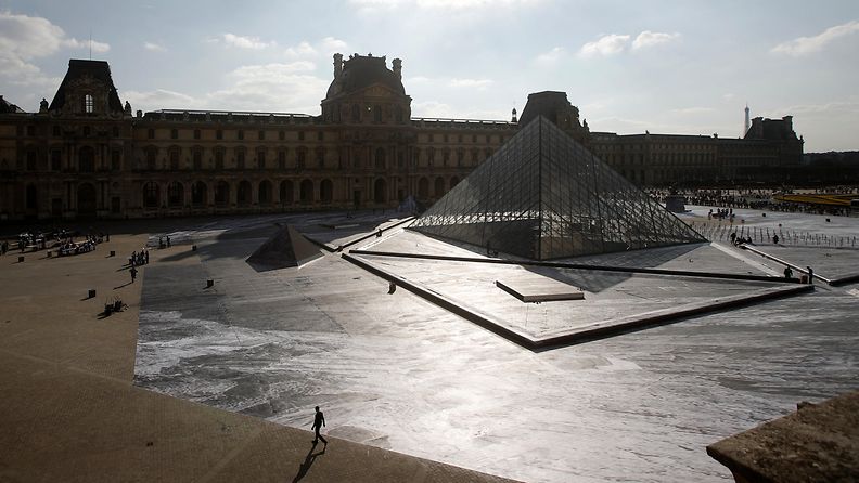 Louvre paperitaideteos maaliskuu 2019 6