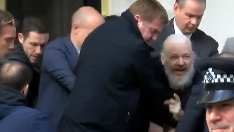 Julian Assange pidätettiin