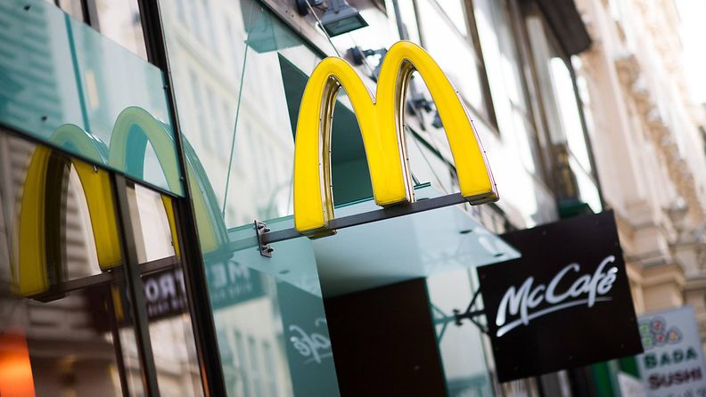 McDonald's-ravintolaketjun kyltti Viennassa, Itävallassa.