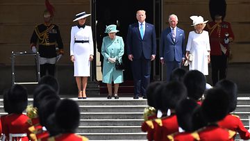 Donald Trump Britannia valtiovierailu 3.6.2019 Melania Trump, kuningatar Elisabet, Donald Trump, prinssi Charles, herttuatar Camilla 2