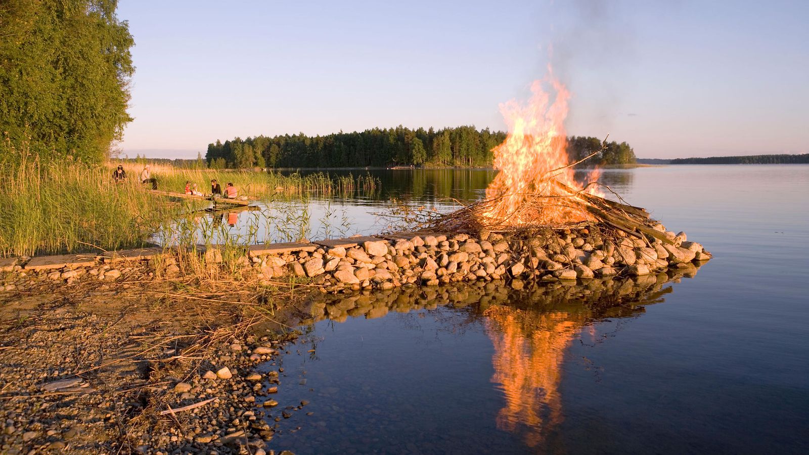 Juhannuskokot saa sytyttää vain Pohjanmaalla, Kainuussa ja Lapissa –  Ilmatieteen laitos päivitti metsäpalovaroitukset 