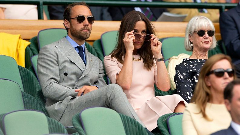 Pippa ja James Middleton Wimbledonissa heinäkuussa 2019 (1)