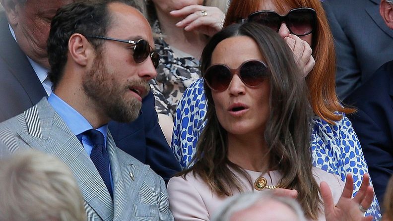 Pippa ja James Middleton Wimbledonissa heinäkuussa 2019 (2)