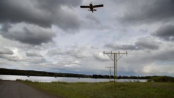 kuvituskuva pienlentokone lentokone Uumaja lentokenttä 1