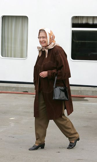 Kuningatar Elisabet housut 2006
