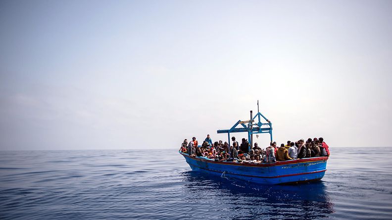 AOP pakolaisten pelastus välimerellä, siirtolaisuus
