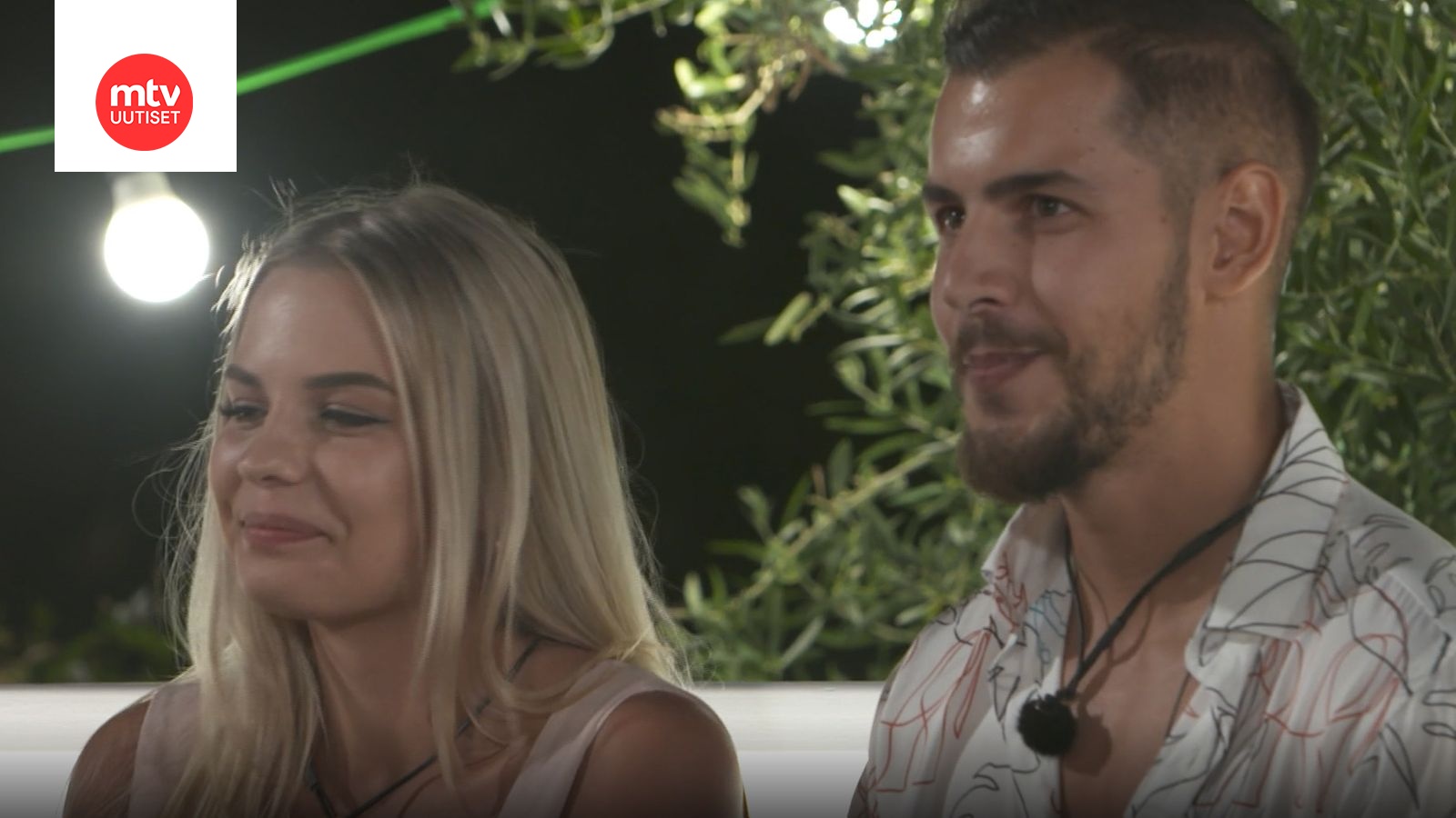 Love Island -kaunotar epäilee jatkoaan uuden komistuksen kanssa: 