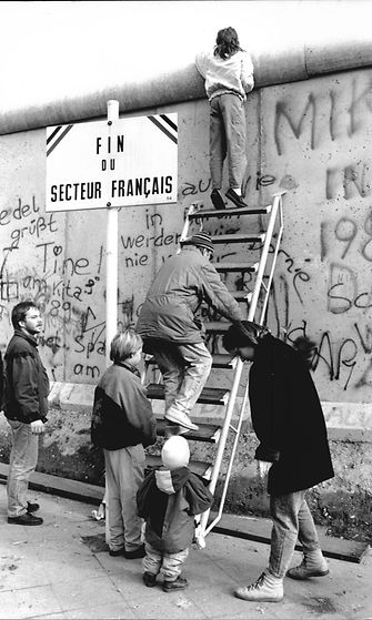 aop Berliinin muuri murtuu 1989 (3)
