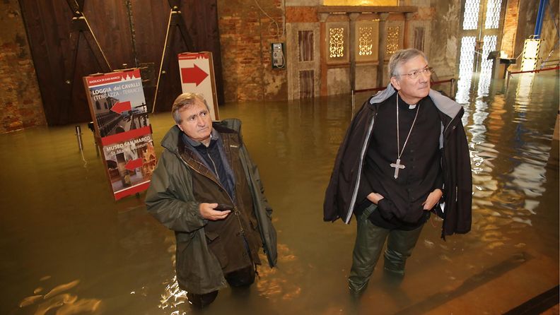 AOP Venetsia Italia Pyhän Markuksen kirkko tulva