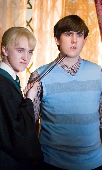Draco Malfoy ja Neville Longbottom Harry Potter ja F0eeniksin kilta -elokuvassa vuonna 2007